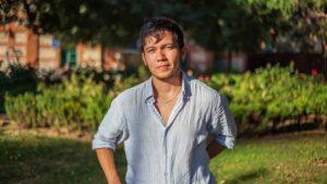 Emilio Papamija (director de investigación y de representación trans del colectivo de personas LGTBIQ+)